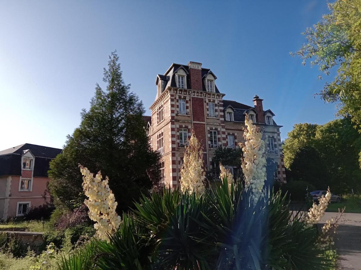Residence Services Chateau Saint Pierre Oursin Vimont Exterior foto